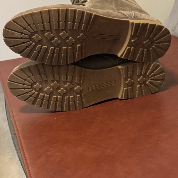 Tommy Hilfiger Women's Lace-Up Suede Boots - Taupe - Picture 9 of 11